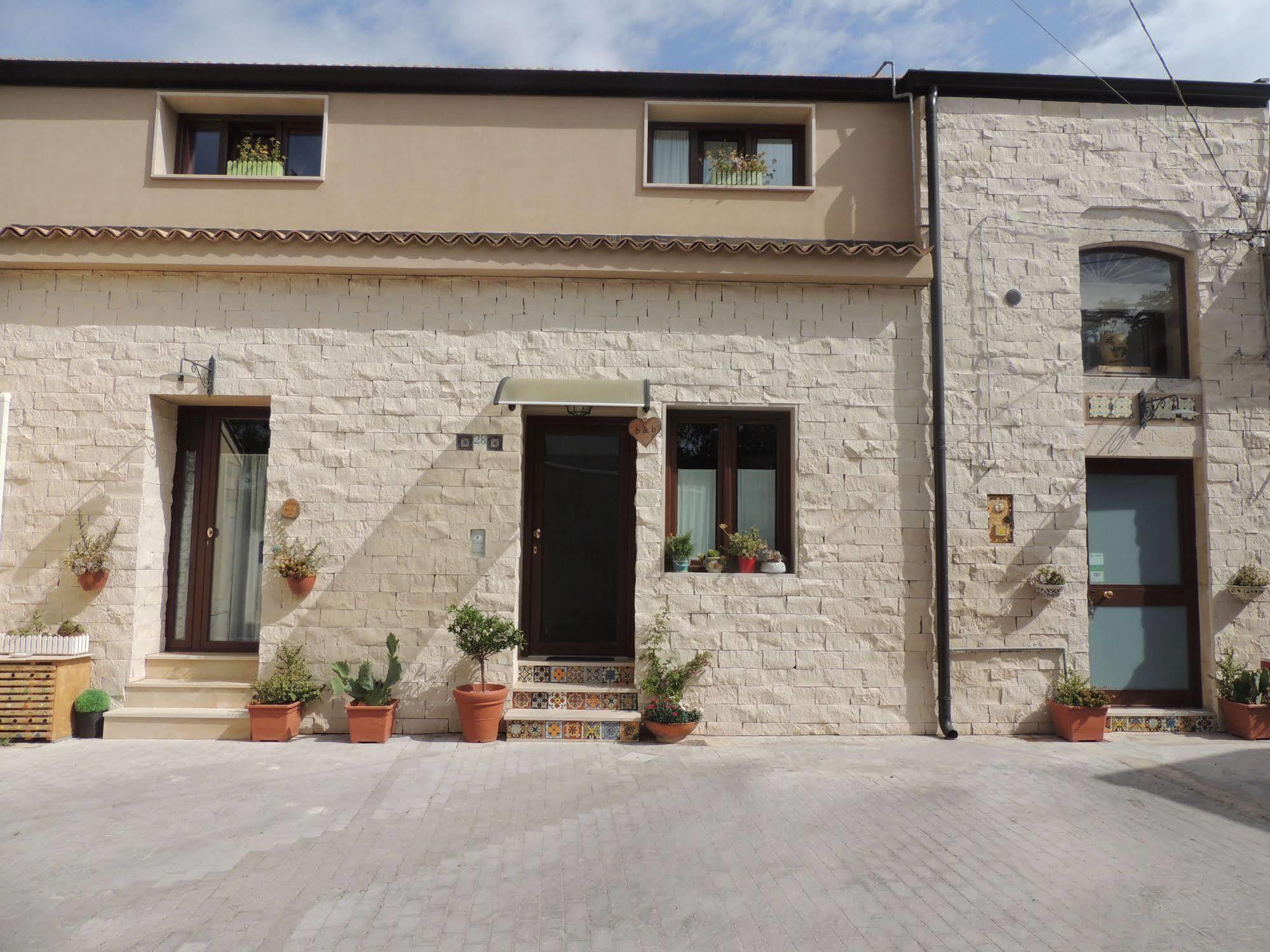 Monolocale L'Abbraccio Apartment Ragusa Bagian luar foto